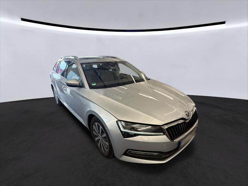 Škoda Superb 2,0 TDI TAŽNÉ PANORAMA KŮŽE - fotka 1 z 9