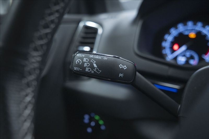 Škoda Karoq 2,0 TDI DSG 4x4 SPORTLINE ČR - fotka 25 z 41