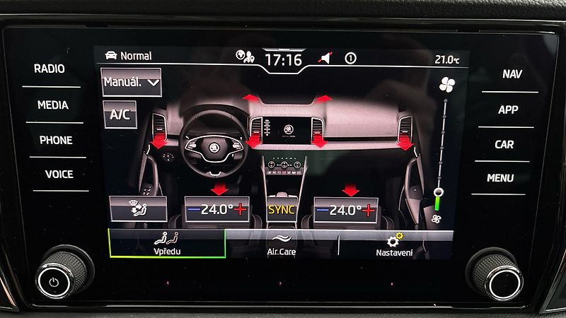 Škoda Karoq 2.0 TDI DSG 4x4 Style - fotka 25 z 26