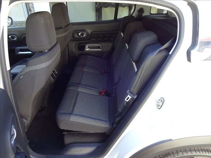 Citroën C5 Aircross 1,2 Pure Tech 96kW - fotka 19 z 50