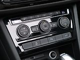 Volkswagen Touran 1,6 TDI DSG Panorama LED 1.Maj - náhled 21