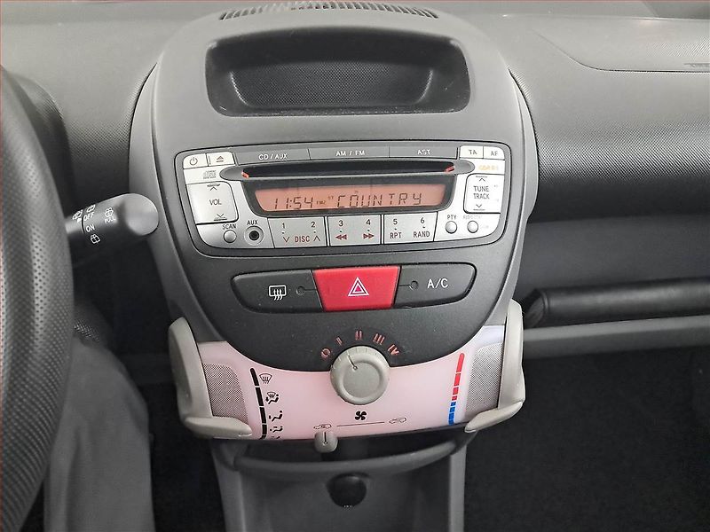 Toyota Aygo (2007) 1.0 VVT-i, po STK, CZ doklady - fotka 12 z 17