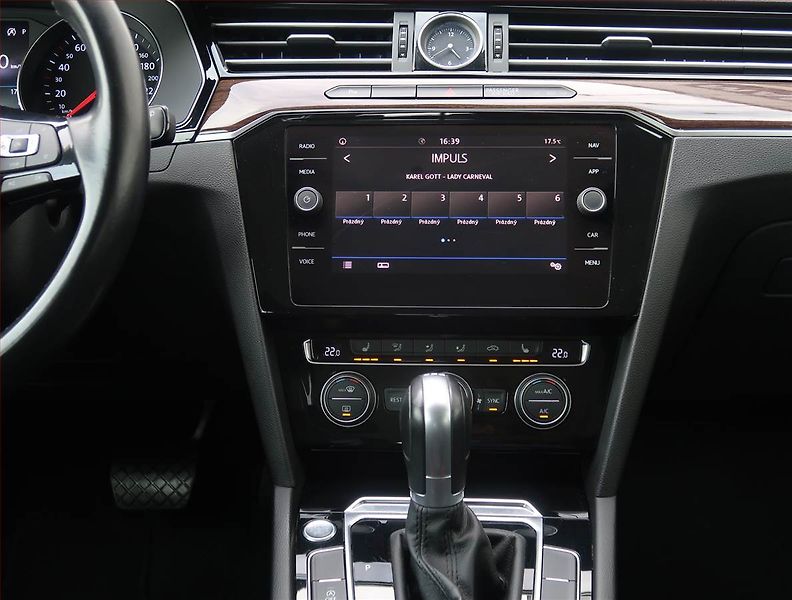Volkswagen Passat (2019) Highline 2.0 TDI, Automat - fotka 12 z 21