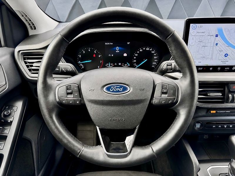 Ford Focus 1.0 ECOBOOST  A/T TITANIUM - fotka 12 z 21