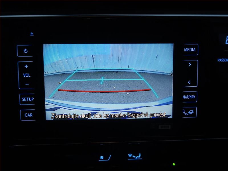 Toyota Auris (2018) 1.6 Valvematic, Serv.kniha - fotka 15 z 15
