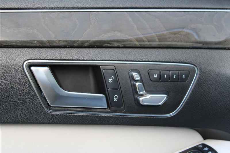 Mercedes-Benz Třídy E 350CDI 4M/ACC/KEYLESS/DPH - fotka 13 z 46