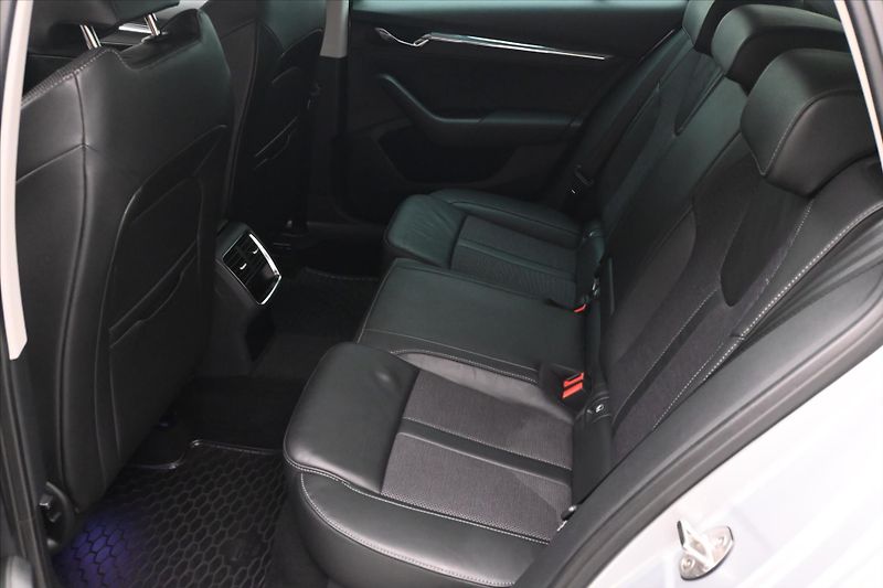Škoda Octavia 2,0 TDI 110 kW DSG Style Záruk - fotka 14 z 30