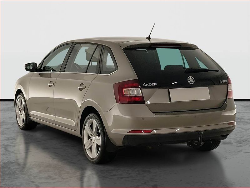 Škoda Rapid (2016) Spaceback 1.2 TSI, ČR,1.maj - fotka 4 z 19