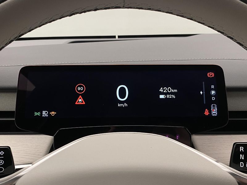 Volvo ES90 (2026) PURE ELECTRIC ULTRA - fotka 38 z 79