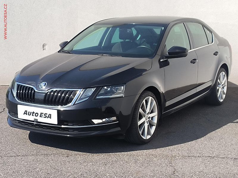 Škoda Octavia (2018) 1.5 TSI, ČR, Style, DSG, LED - fotka 3 z 19