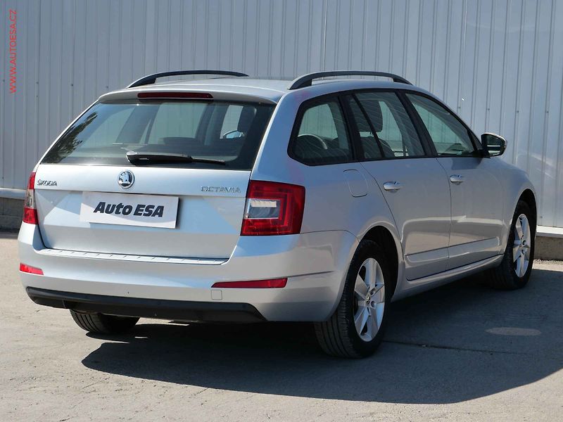 Škoda Octavia (2013) 1.4 TSi, Ambition, panor. - fotka 4 z 16