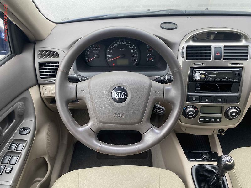 Kia Cerato (2005) 2.0i, AC - fotka 11 z 15
