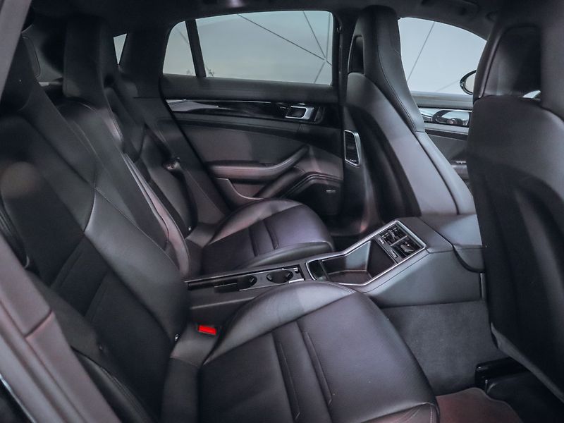 Porsche Panamera 4S Diesel 310 kW - fotka 33 z 38