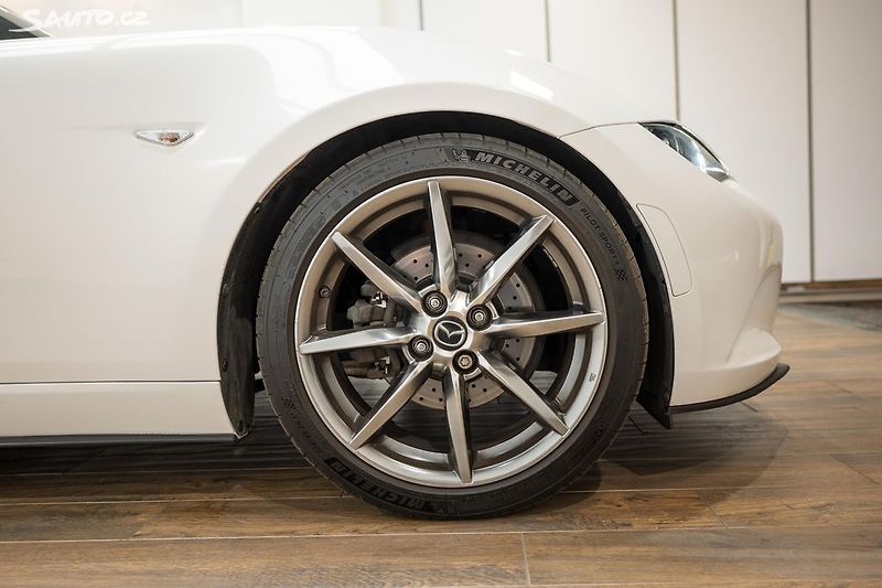 Mazda MX-5 2.0 118 kW RWD 6MT - fotka 26 z 29