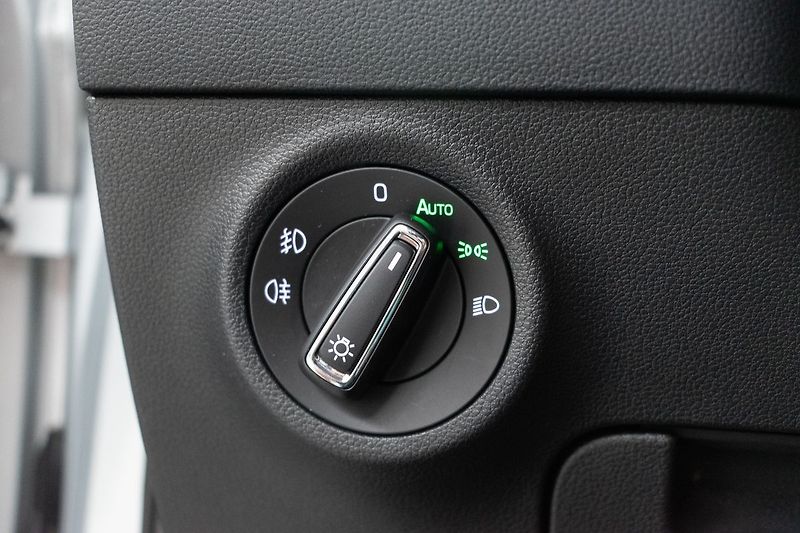 Škoda Karoq 2.0 TDI 4x4*TAŽNÉ*STYLE*ČR 1.M - fotka 15 z 41