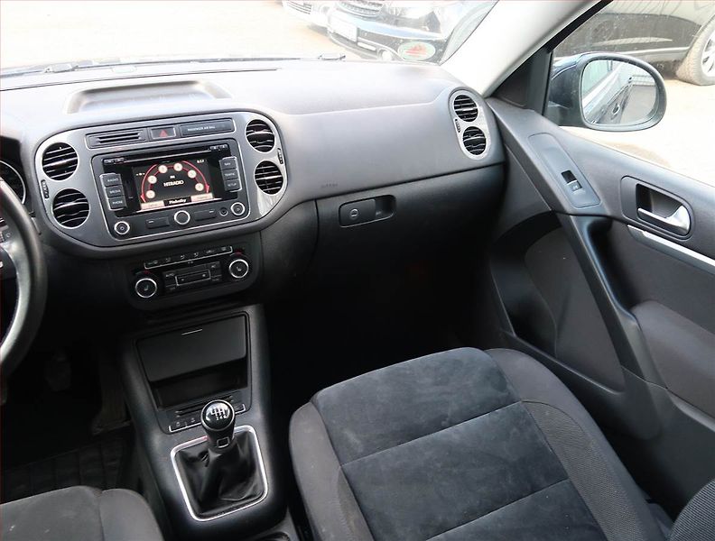 Volkswagen Tiguan (2012) 2.0 TDI, 4X4, Serv.kniha - fotka 8 z 15