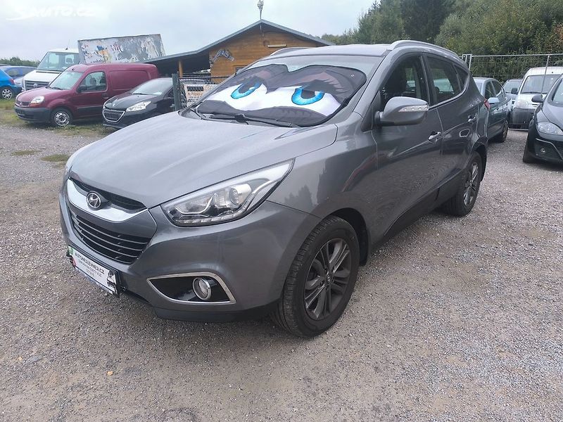 Hyundai ix35 2.0D4X4,70KM,MAX VÝBAVA,KRÁSNÝ - fotka 2 z 31