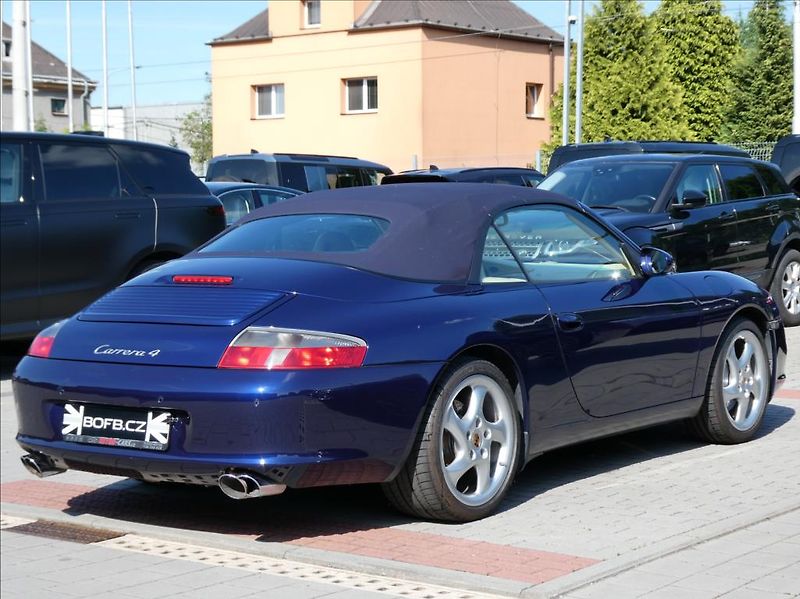 Porsche 911 3,6 Carrera 4 Cabrio,4x4,Autom - fotka 7 z 29