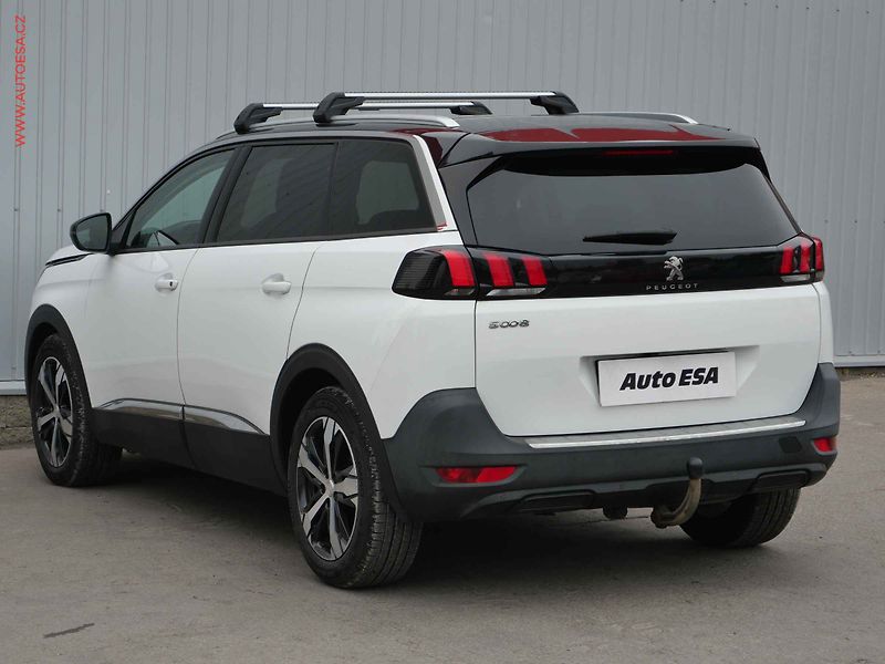 Peugeot 5008 (2020) 1.5 HDi, 1.maj,ČR, Allure - fotka 6 z 24