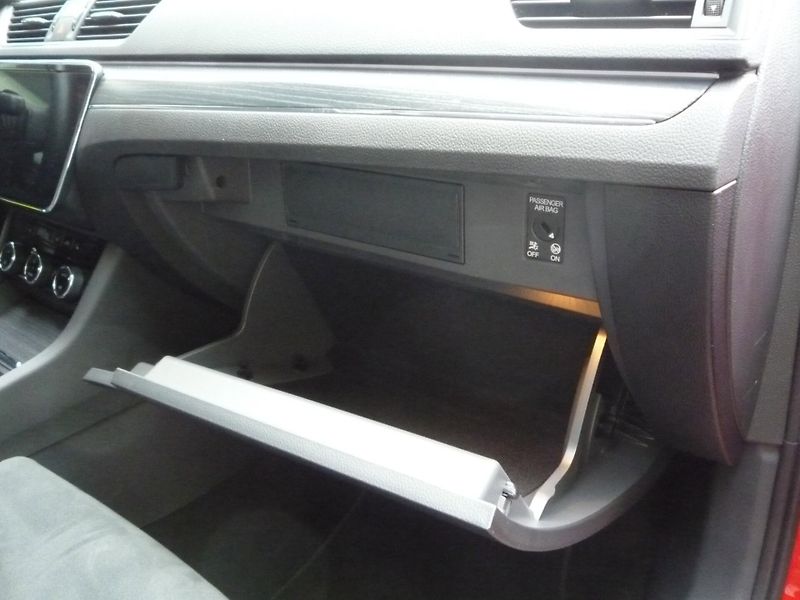 Škoda Superb (2023) 2,0TDi 110kW DSG STYLE Komfort - fotka 18 z 20