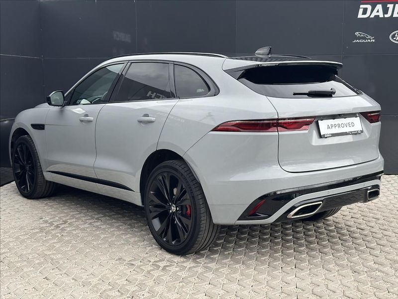 Jaguar F-Pace 3,0 D300 R-Dynamic SE AT ČR DP - fotka 6 z 32