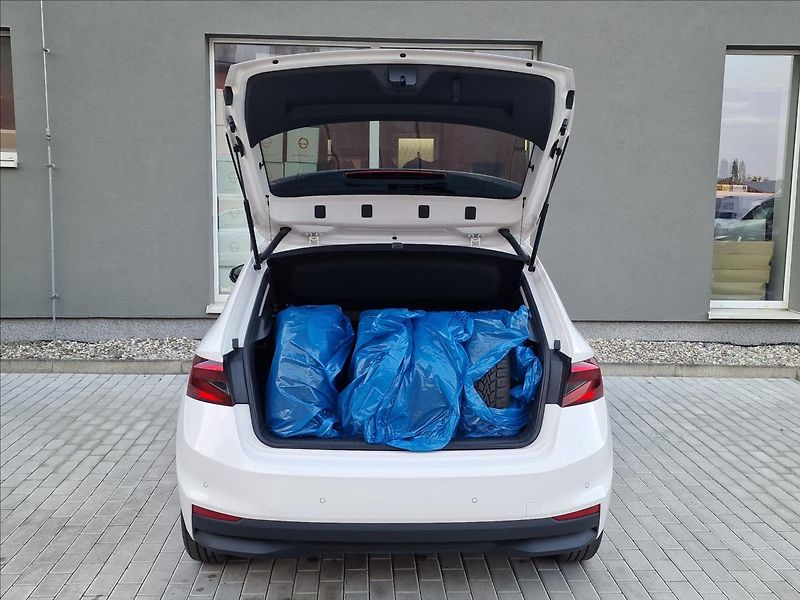 Škoda Fabia 1.0 TSI 81kw Style,ČR,1.Maj. - fotka 40 z 50
