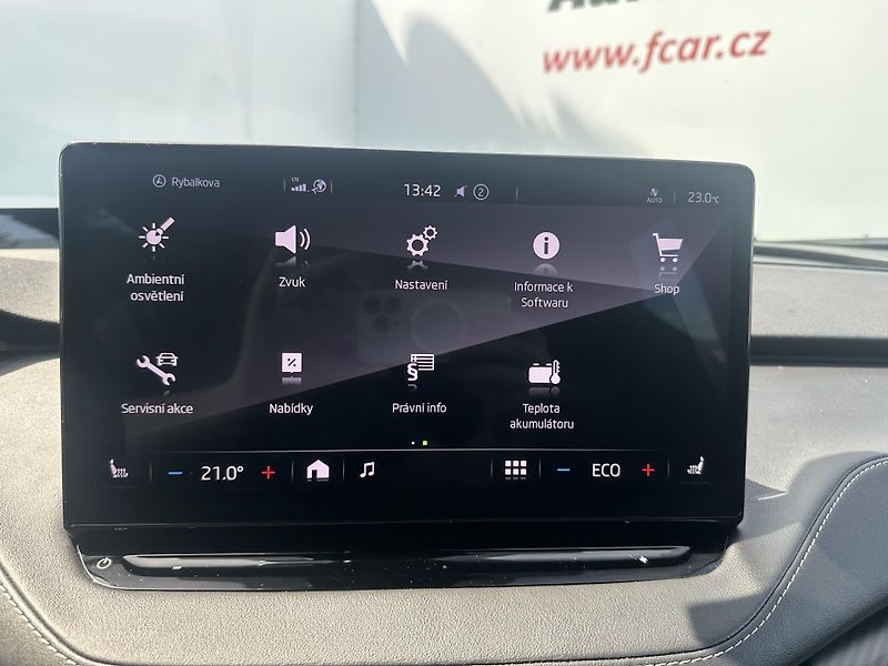 Škoda Enyaq (2023) 80x 195kW SportLine 4x4 - fotka 24 z 30