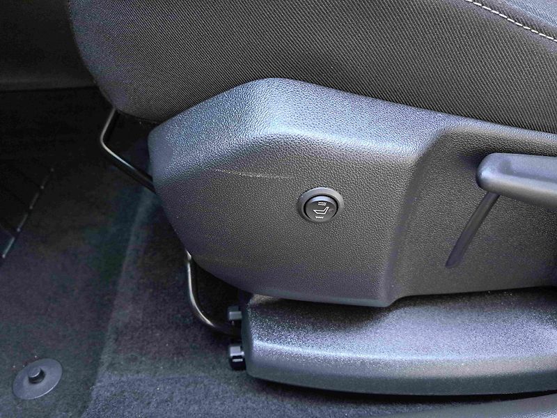 Opel Grandland X (2020) 1,2 PT EAT8 LED - fotka 13 z 18