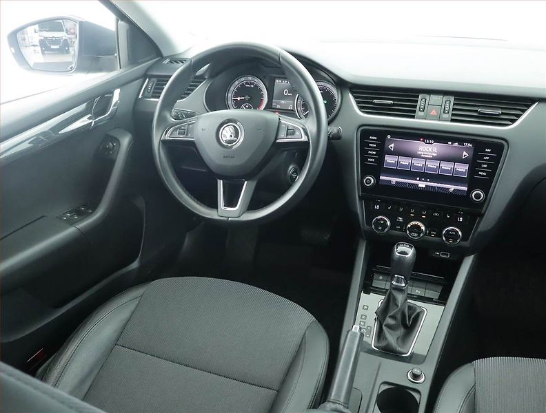 Škoda Octavia (2018) 2.0 TDI, Automat, Kůže, Navi - fotka 7 z 22