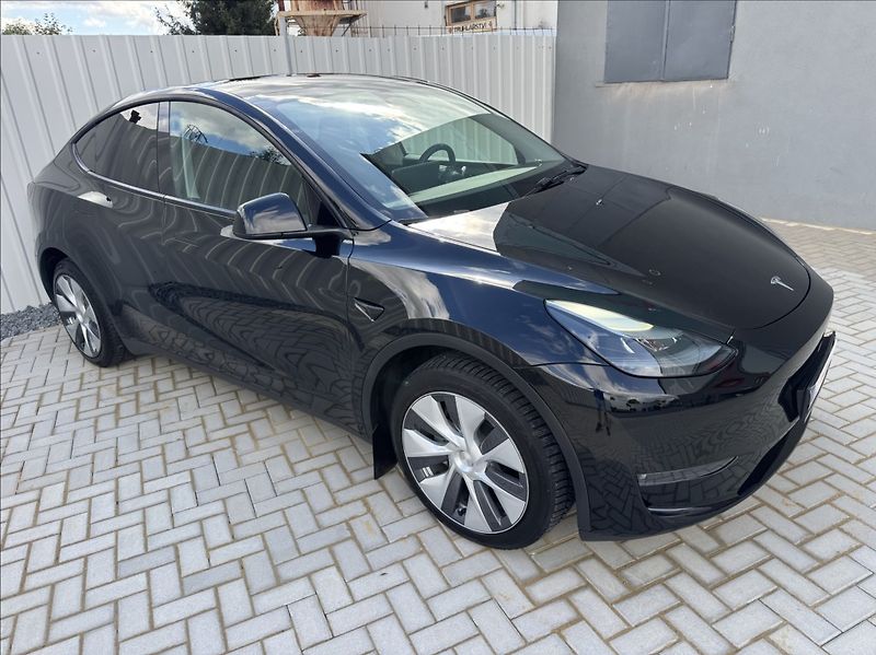 Tesla Model Y 0,0 Long Range 378kW 1.maj DPH - fotka 7 z 50