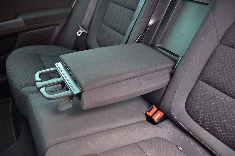 Škoda Superb (2015) 2.0 TDi DSG 4x4 WEBASTO /TAŽNÉ - fotka 15 z 38
