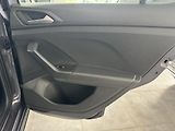 Volkswagen T-Cross (2025) 1,0TSi DSG IQ.LIGHT TAŽNÉ NAVI - náhled 21