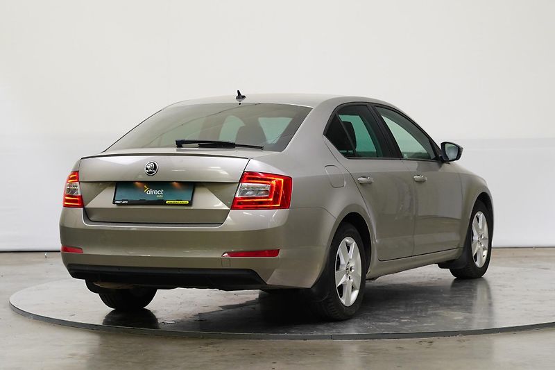 Škoda Octavia - fotka 2 z 26