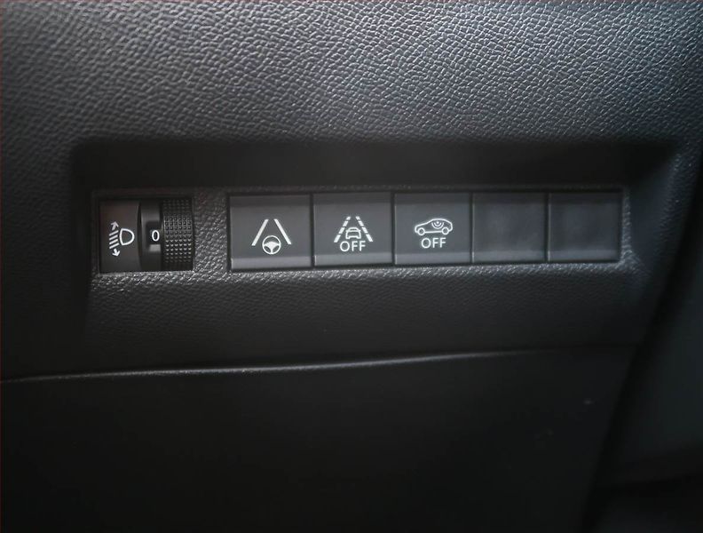 Peugeot 2008 (2023) 1.2 PureTech - fotka 22 z 25
