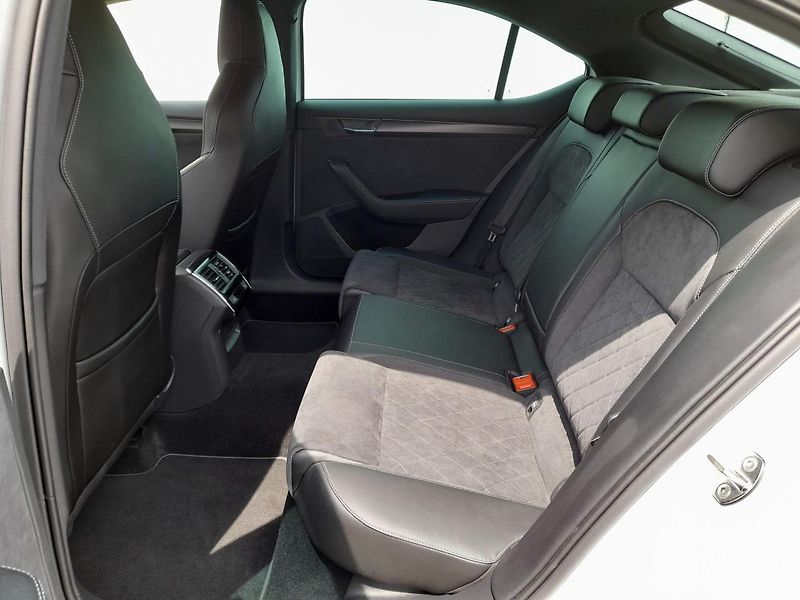 Škoda Superb SPORTLINE 2.0 TDi 147KW 7AP - fotka 12 z 20