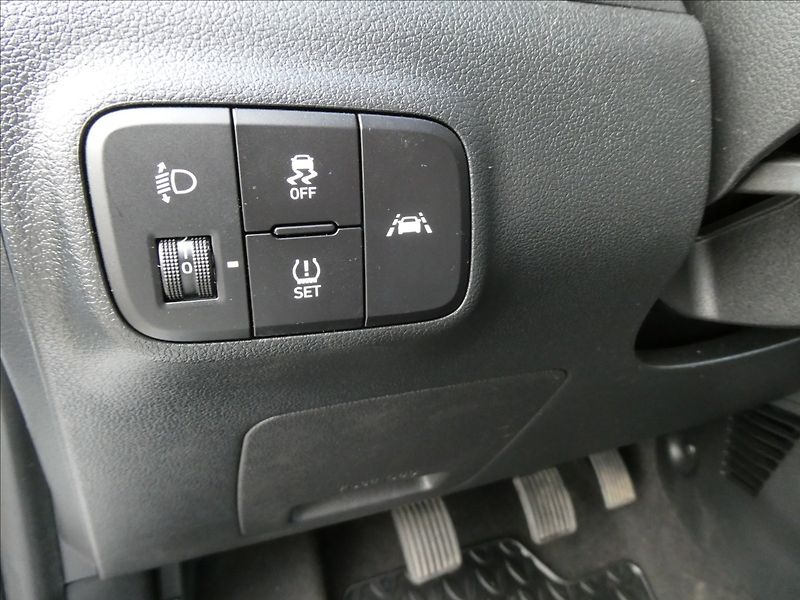 Hyundai i10 1,0 MPi 50kW Classic,tempomat - fotka 34 z 40