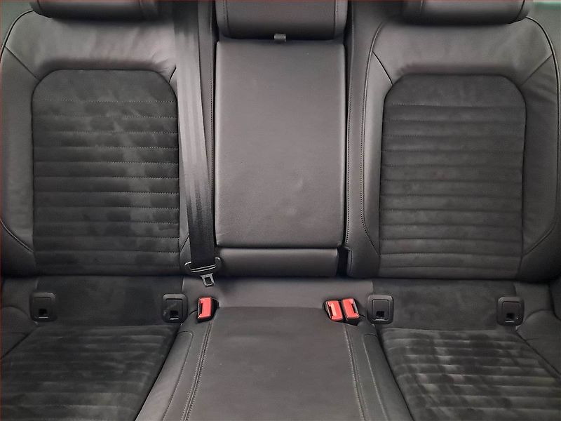 Volkswagen Passat (2017) Highline 2.0 TDI, Serv.kniha - fotka 10 z 19