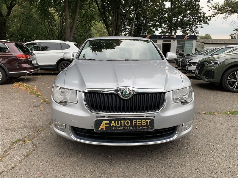 Škoda Superb 1,8 TSI - fotka 2 z 17