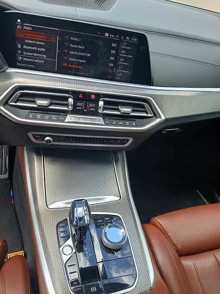 BMW X5 (2022) - fotka 12 z 25