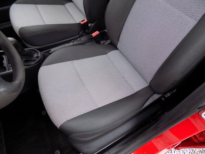 Škoda Roomster 1,2 TSI 63 KW ACTIVE, KLIMA - fotka 23 z 56