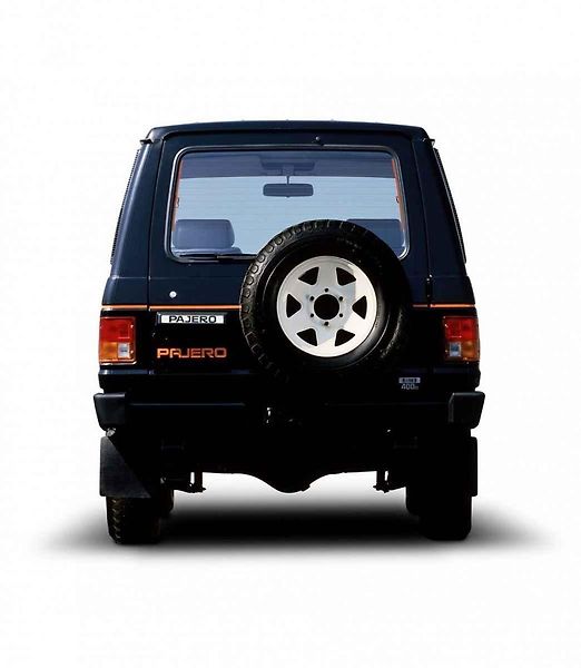 Mitsubishi Pajero při mezigeneračním setkání.