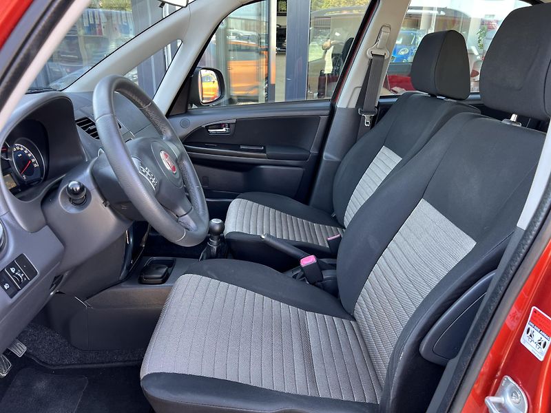 Fiat Sedici 1.6i 16v 88kw 4x2 KLIMA  ALU - fotka 9 z 38