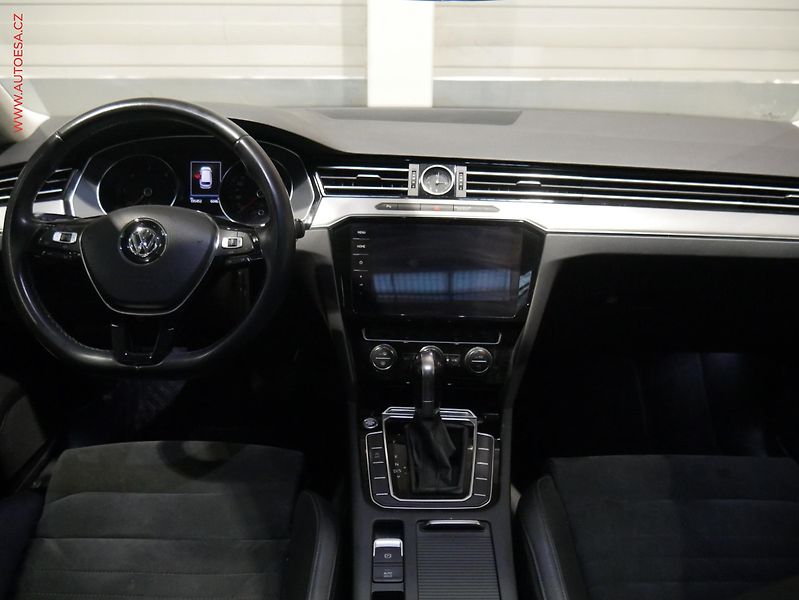 Volkswagen Passat (2019) 2.0TDi, DSG, navi, LED - fotka 8 z 21