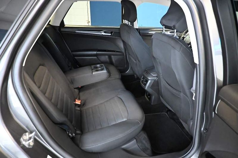 Ford Mondeo (2022) 2.0 LED SONY ACC Tažné 8AT ECO - fotka 9 z 35