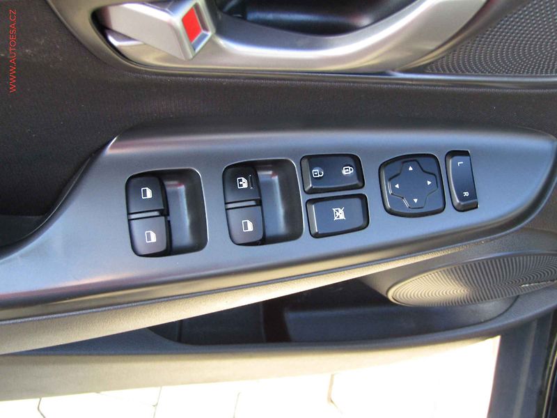 Hyundai Kona (2019) 1.0 T-GDi, Navi, kamera - fotka 11 z 22
