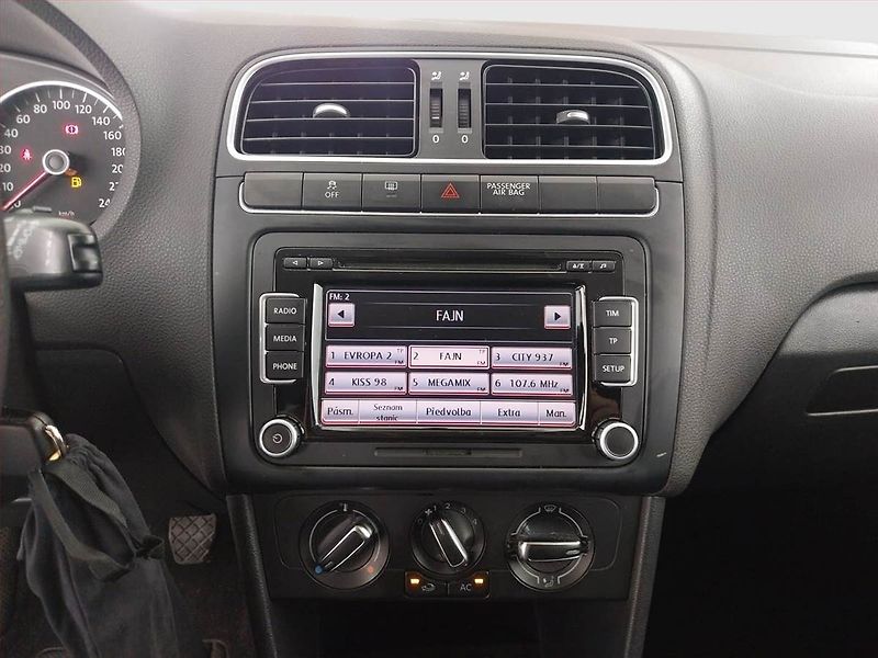 Volkswagen Polo (2011) 1.2 12V, Tempomat - fotka 12 z 15