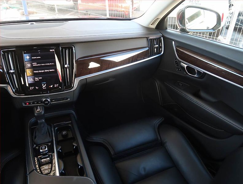 Volvo V90 (2019) D5 AWD, 4x4,Automat,Kůže - fotka 8 z 26