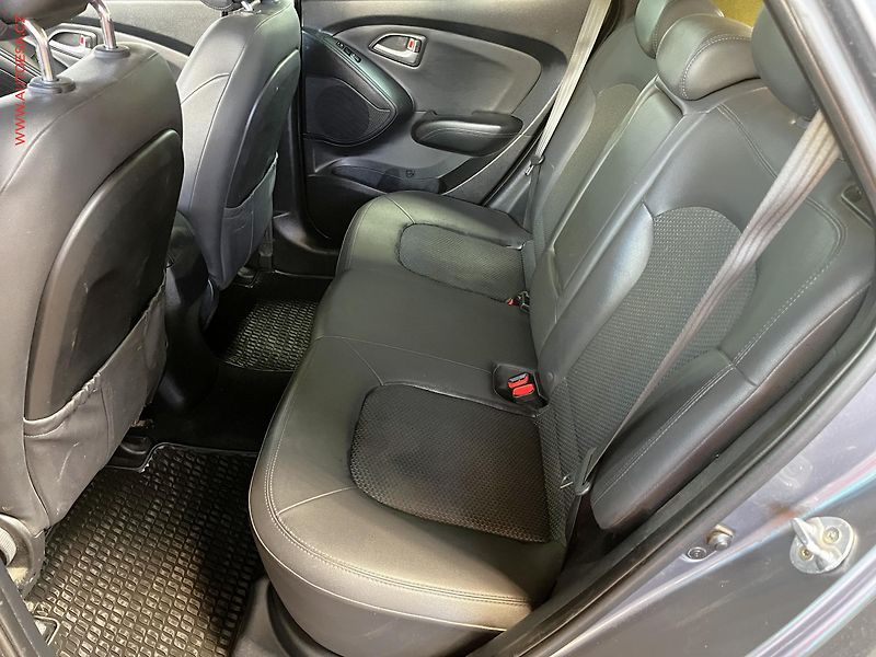 Hyundai ix35 (2013) 2.0 CRDi AWD, AC, +ALU - fotka 10 z 15