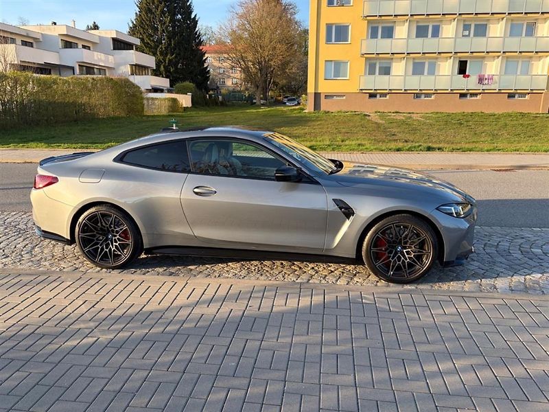 BMW M4 Competition M xDrive - fotka 2 z 7