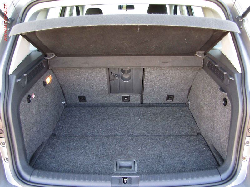 Volkswagen Tiguan (2010) 2.0TDi 4Motion, AC, tažné - fotka 7 z 16